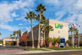 Отель Holiday Inn Express Hotel & Suites Vacaville, an IHG Hotel  Вакавилл